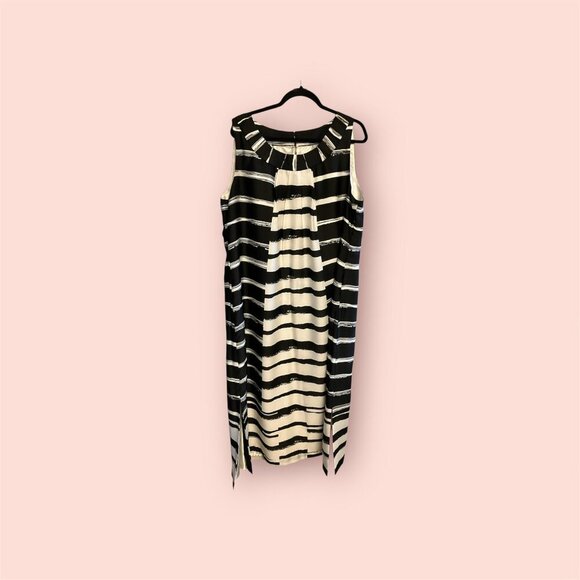 Black and White Maxi Dress - Picture 1 of 6
